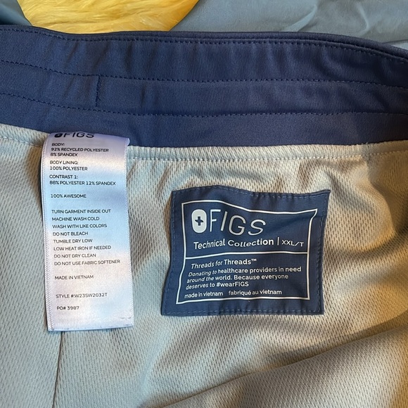 FIGS Ocean Mist Ombré blue lined scrub pants TALL - Picture 4 of 7